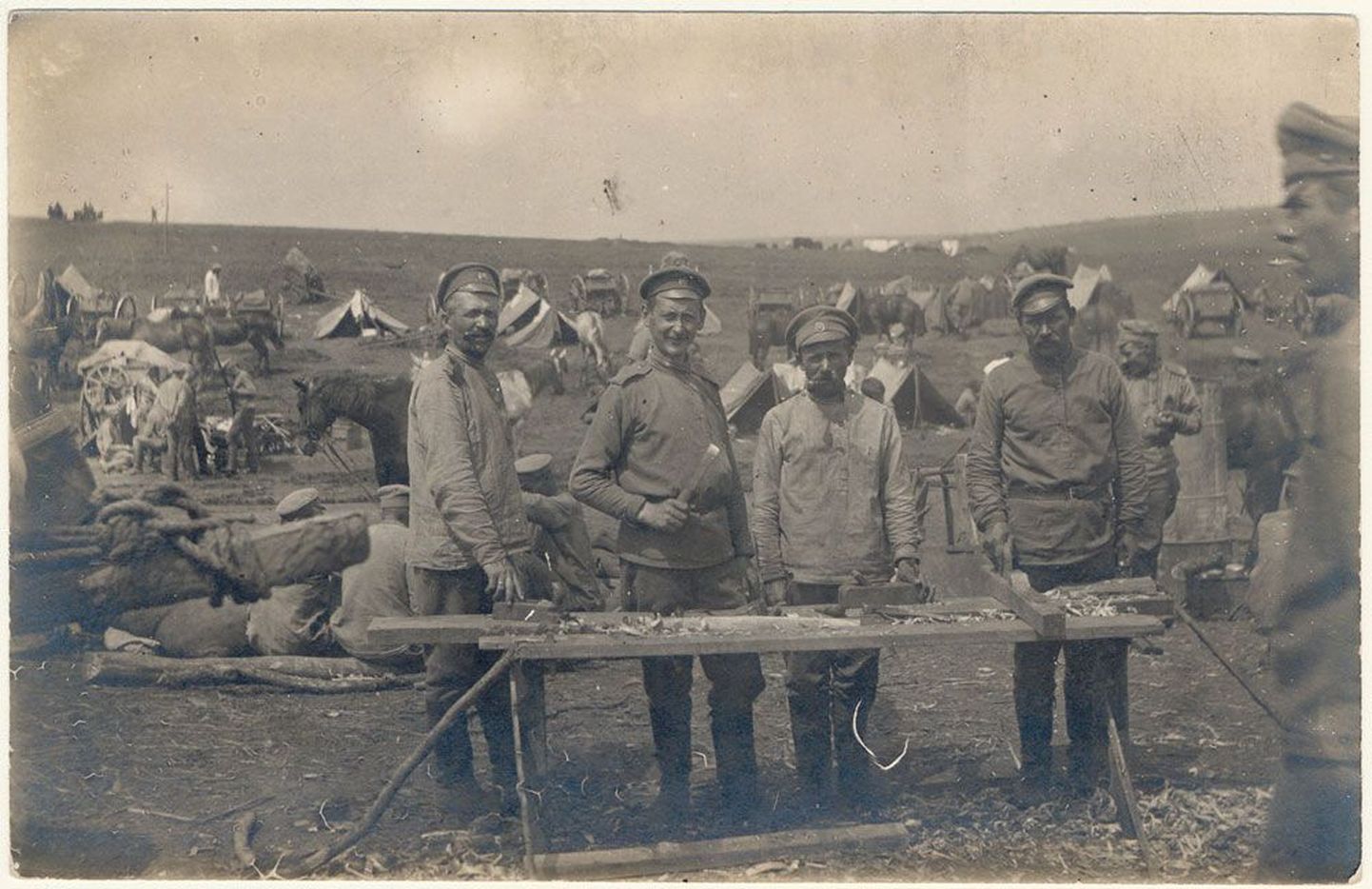 Eesti sõdurid Esimeses maailmasõjas.      Pildi autor on Jakob Bockmann.