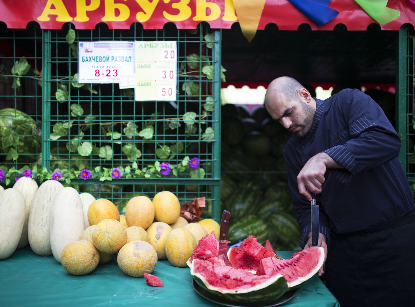 Arbuusi- ja melonimüüja Moskva tänaval.