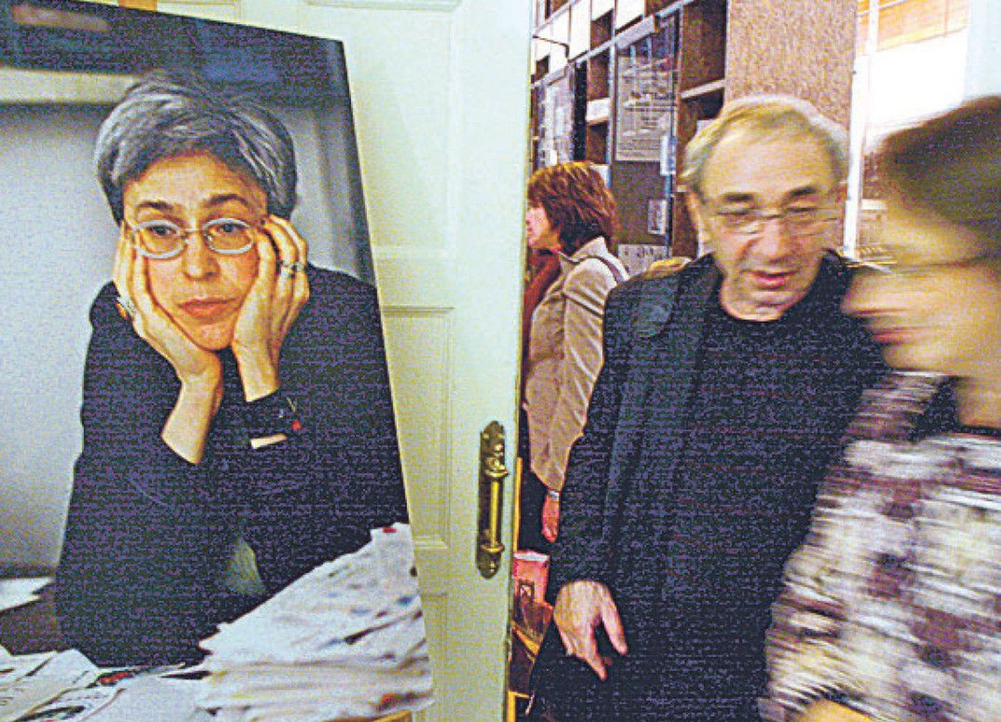 Anna Politkovskaja mälestusmaal Moskvas selle aasta 7. oktoobril, tema teisel surma-aastapäeval.