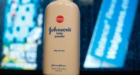 Суд обязал Johnson & Johnson выплатить 110 млн долларов заболевшей раком женщине