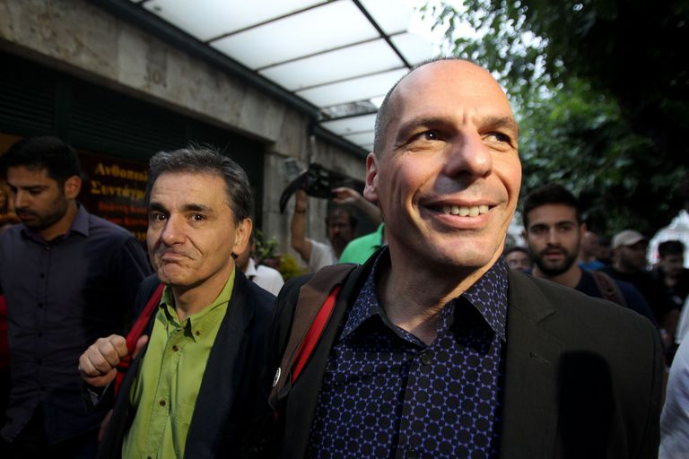 Kreeka valitsus kogunes pühapäeva õhtul kriisikoosolekule. Rahandusminister Yanis Varoufakis (paremal). Foto: Xinhua / Scanpix