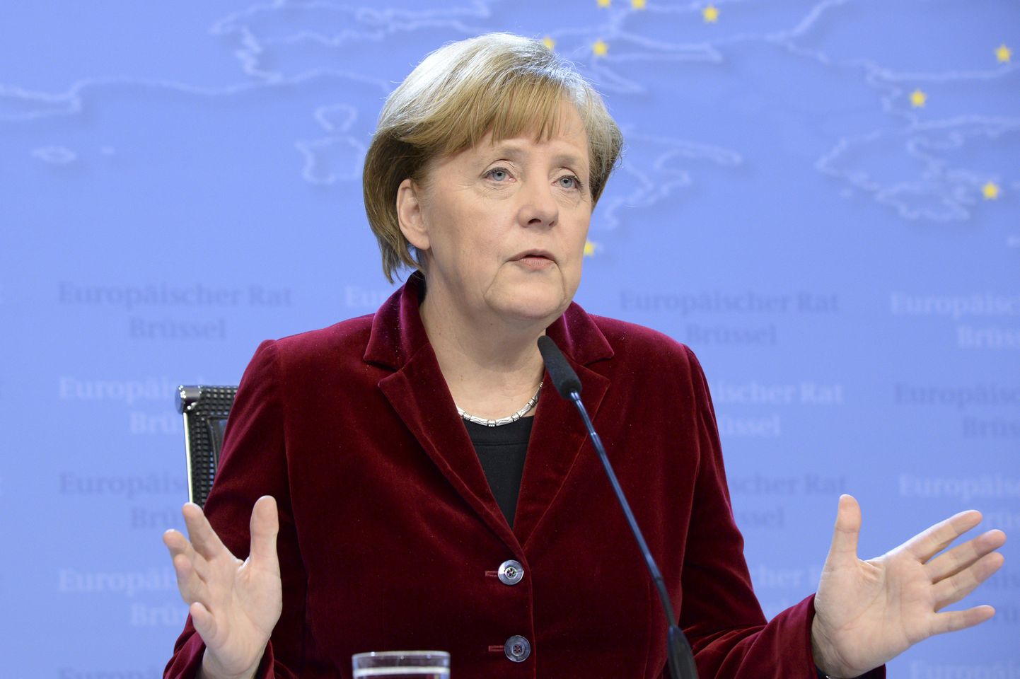 Ангела Меркель во время экстренного саммита ЕС в Брюсселе.
