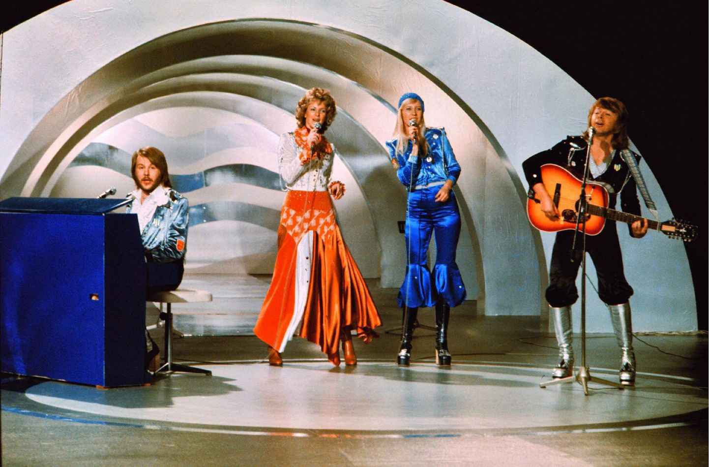 1974. aastal võitis Eurovisiooni Rootsi ansambel palaga «Waterloo»