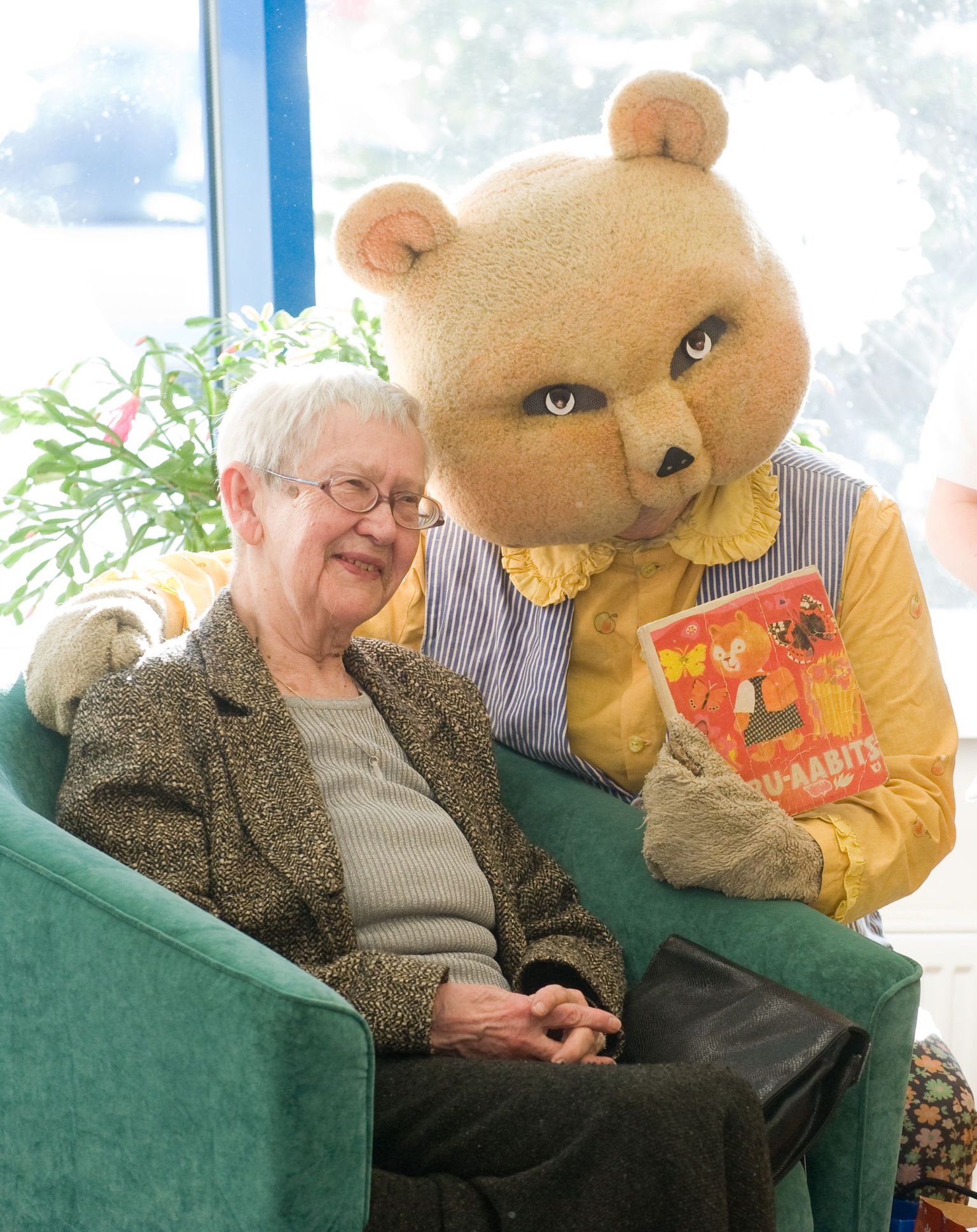Heljo Männi 85. sünnipäeva tähistamine Nõmme raamatukogus.