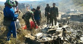 В Индонезии разбился самолет: 13 погибших