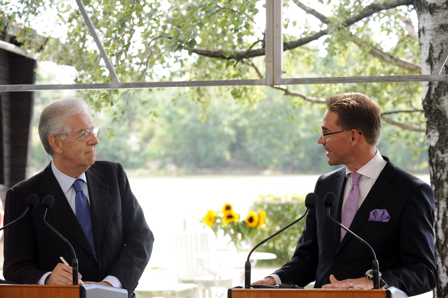 Soome peaminister Jyrki Katainen (paremal) võõrustas eelmisel nädalal Itaalia ametivenda Mario Montit Helsingis.