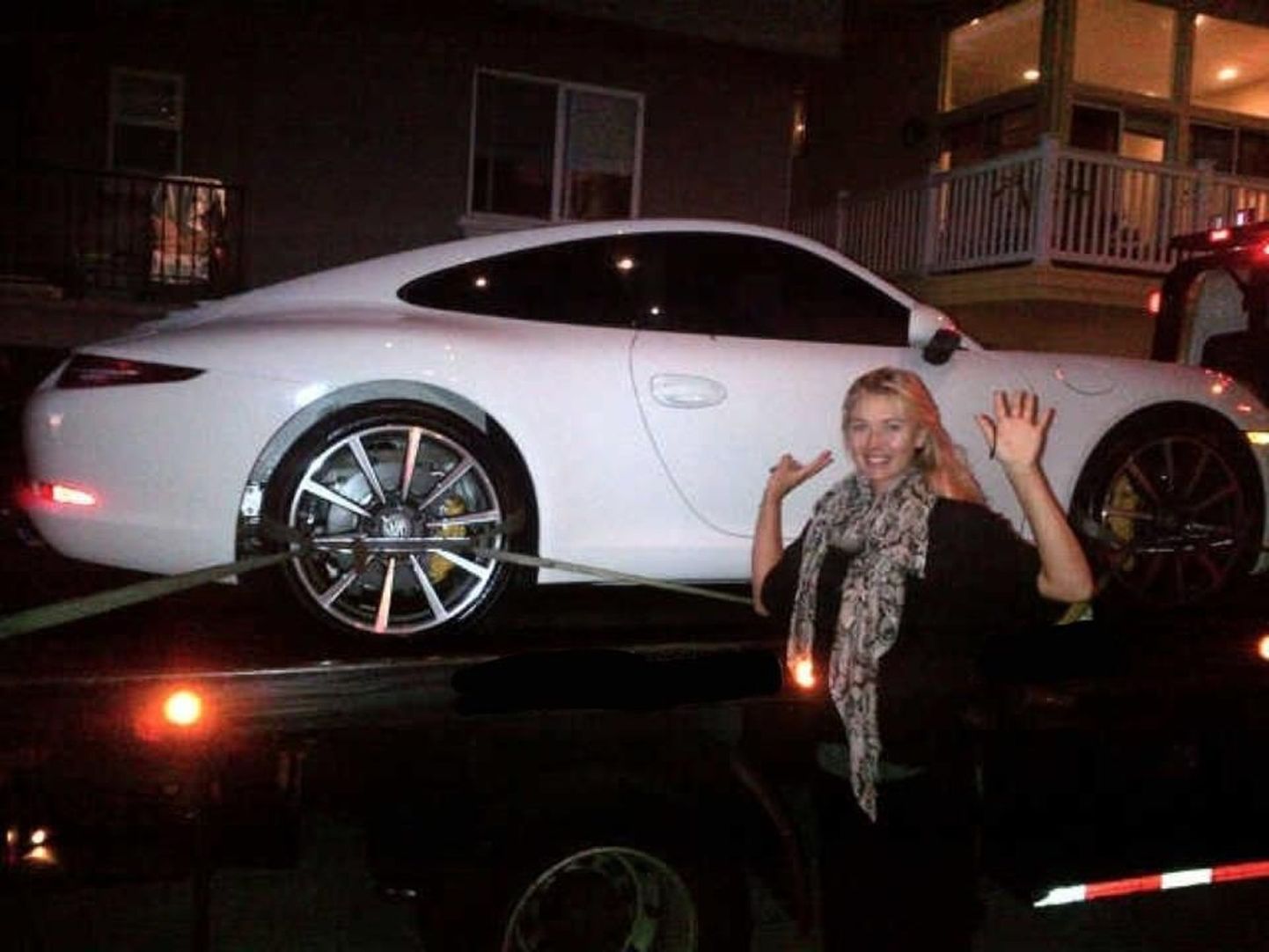 Мария Шарапова и ее новый автомобиль.