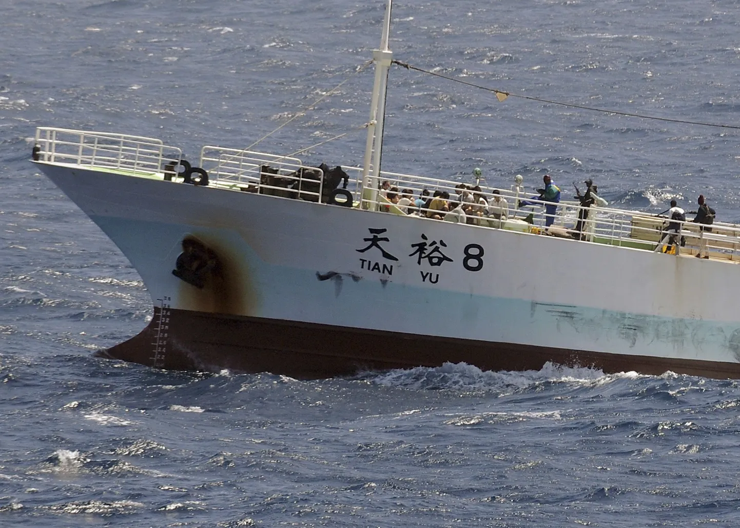 Somaalia piraadid hõiavad enda võimuses ka nädalavahetusel koos meeskonnaga röövitud Hiina kalalaeva FV Tian Yu.