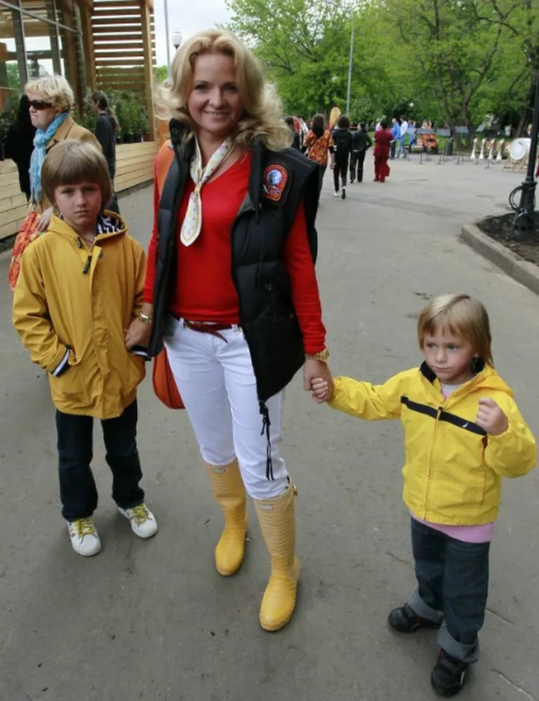 Екатерина Пескова с детьми (2012 г.) 