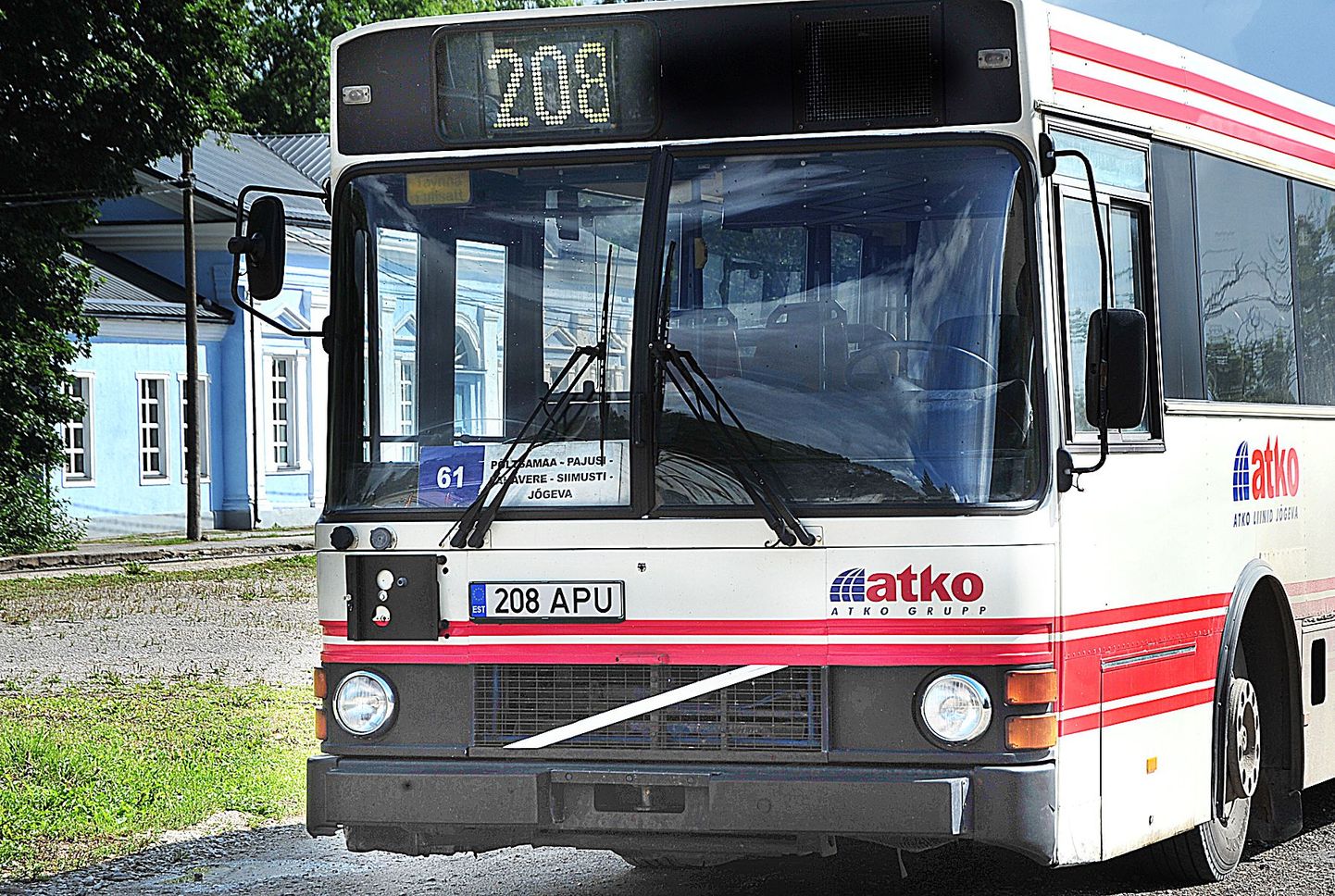 Jõgevamaa sisest liini teenindav autobuss, mis varsti saaab turvakaamerad ja piletimüügiapraadi.