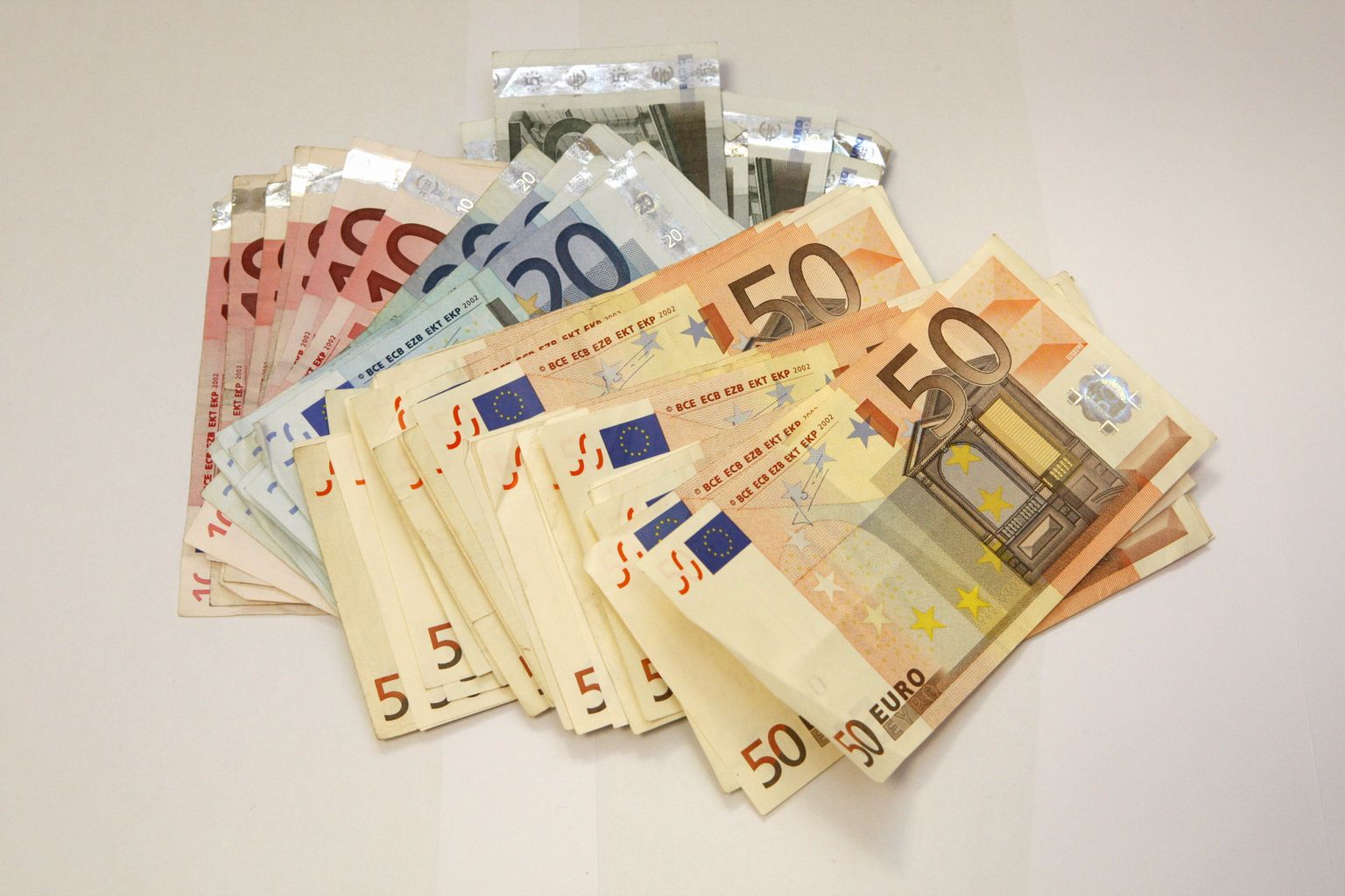 Tapa vallavolikogu otsustas, et vald võtab kuni miljon eurot laenu Lehtse mitmeotstarbelise keskuse ehitamiseks. Foto on illustratiivne.