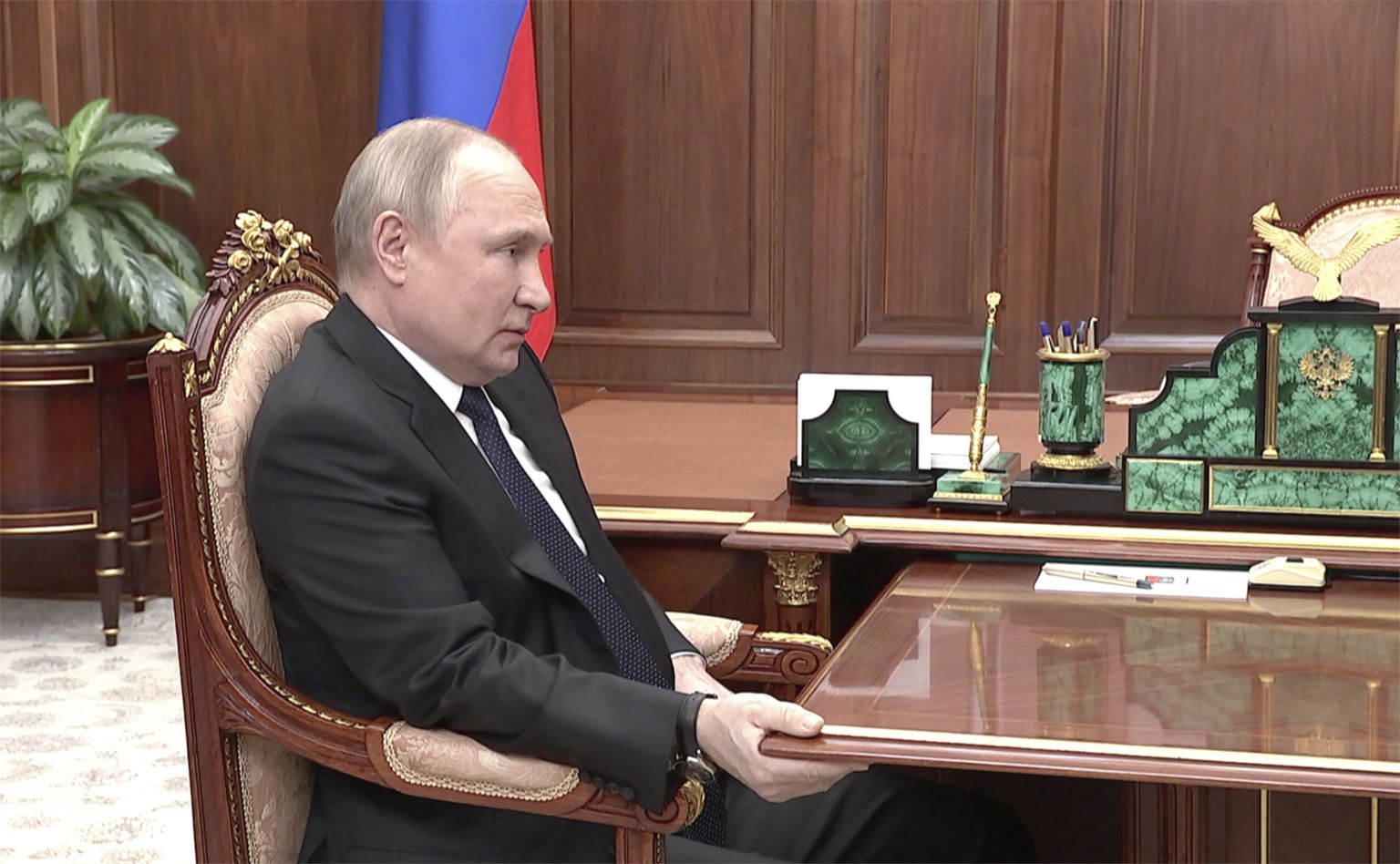 Putinit on kujutatud jõulise ja sihikindlana. Tegelikult on ta kollapsi äärel inimvare.