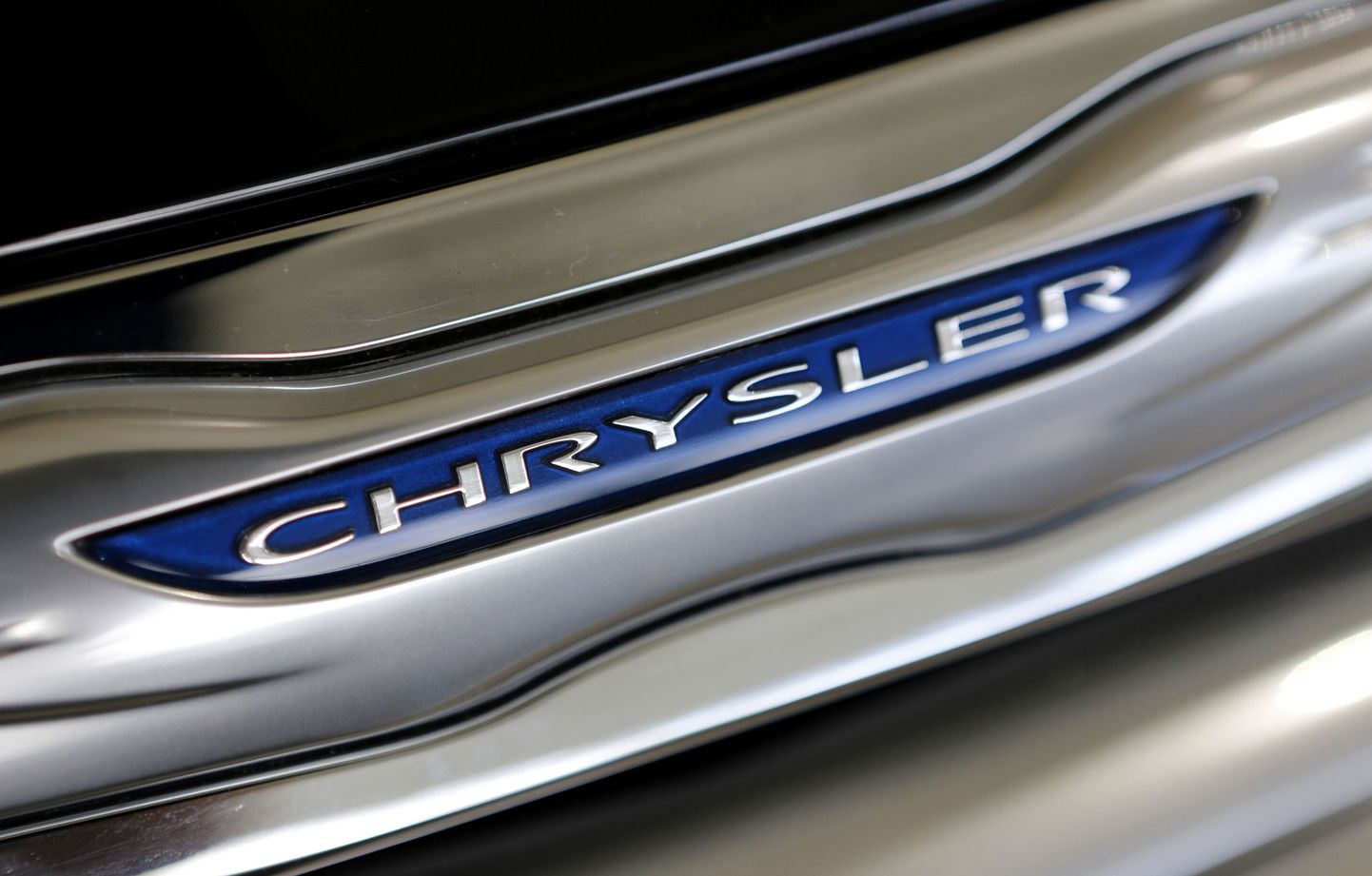 Логотип Chrysler.