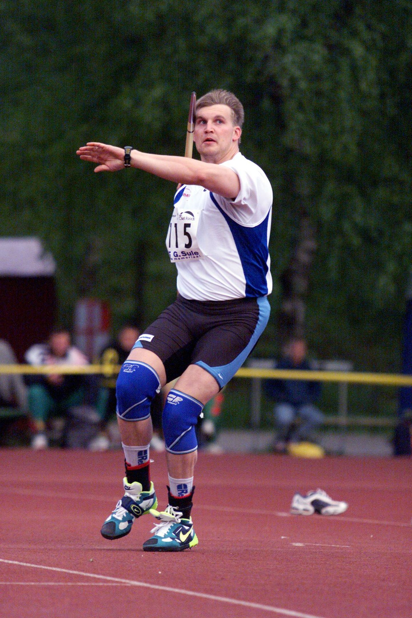 Odaviskaja Aki Parviainen 1999. aasta Gustav Sule mälestusvõistlustel. Aasta enne seda viskas ta võistluste rekordiks 90.88. Ta on ainus mees, kes Sule mälestuseks oda üle 90 meetri visanud on