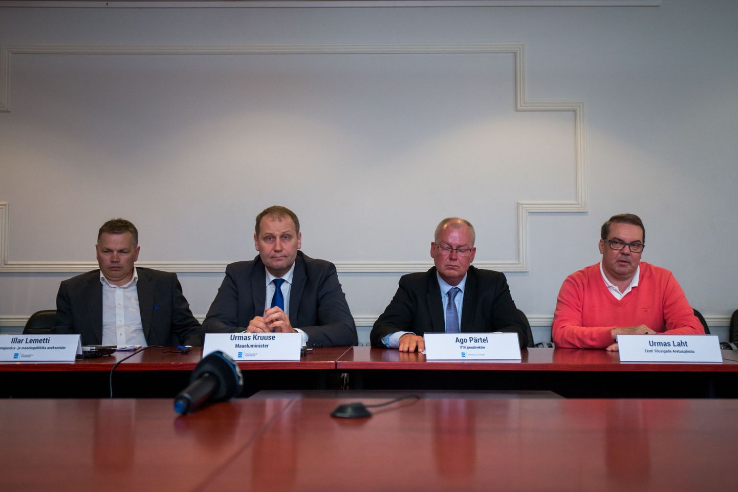 Maaeluministri Urmas Kruuse kohtumine seakasvatajatega möödunud korral.