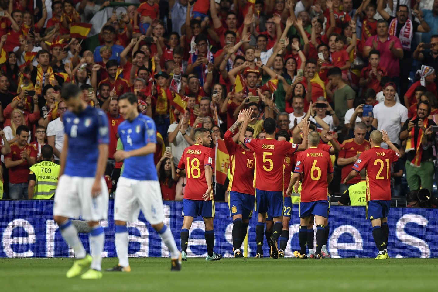 Hispaania alistas kodus 3:0 Itaalia.