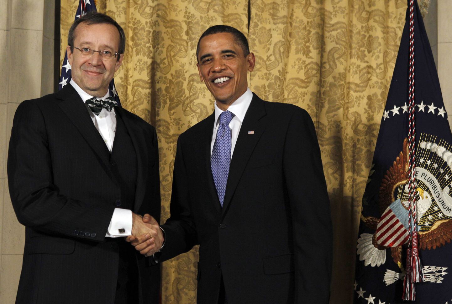 Тоомас Хендрик Ильвес и Барак Обама в Праге.