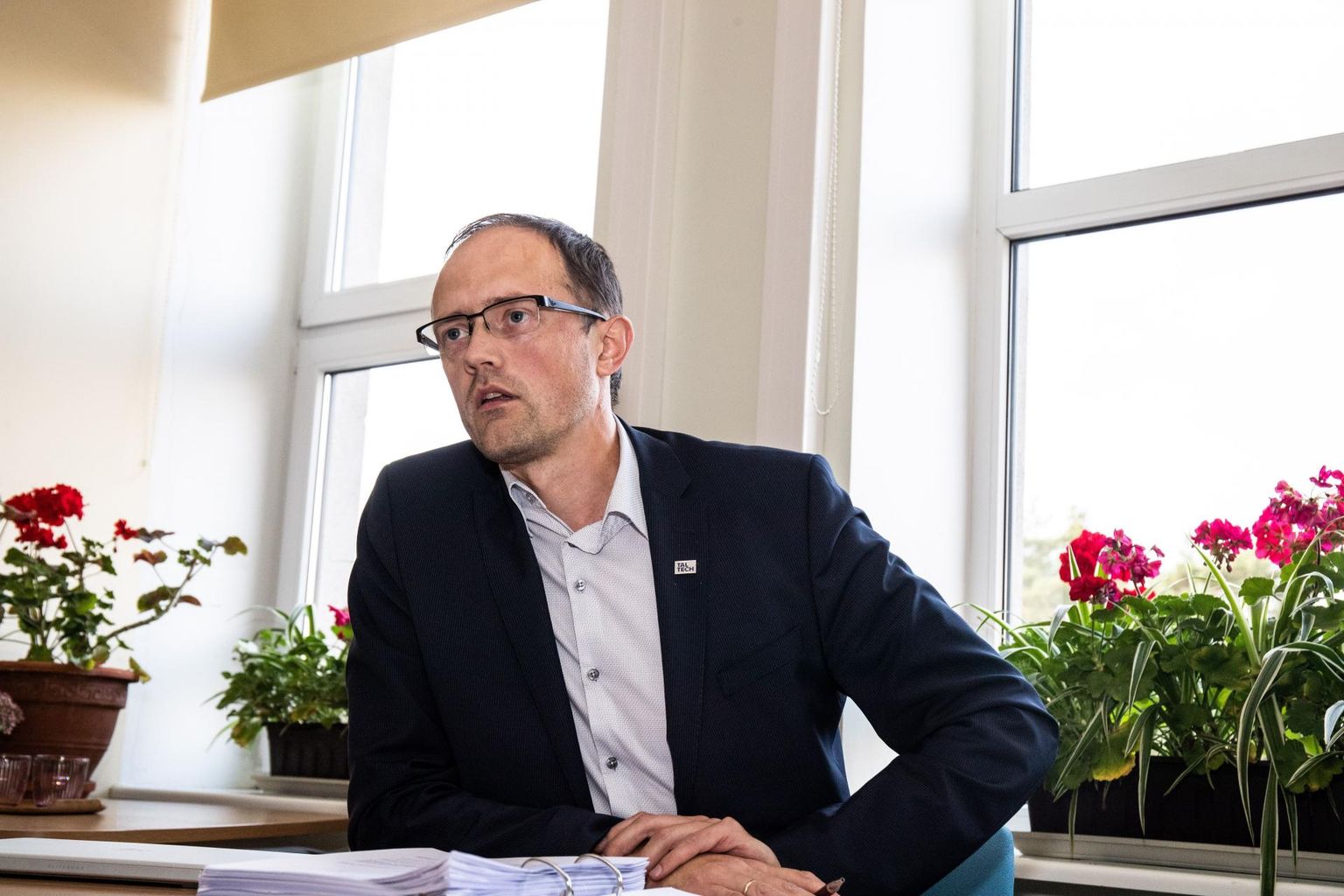 Tallinna Tehnikaülikooli teadusprorektori Renno Veinthali sõnul on kahetsusväärne, et Nurkse instituudi juht ja kaks OGI projektiga seotud professorit ei suutnud ümber lükata vihjeandjast doktorandi Keegan McBride’i kahtlust, et instituudis tegeletakse pettusega.