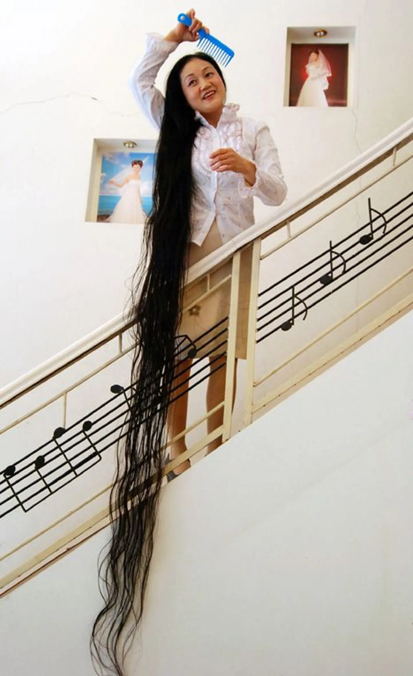 Cheng Shiqiongi juuste pikkus on 2,4 meetrit