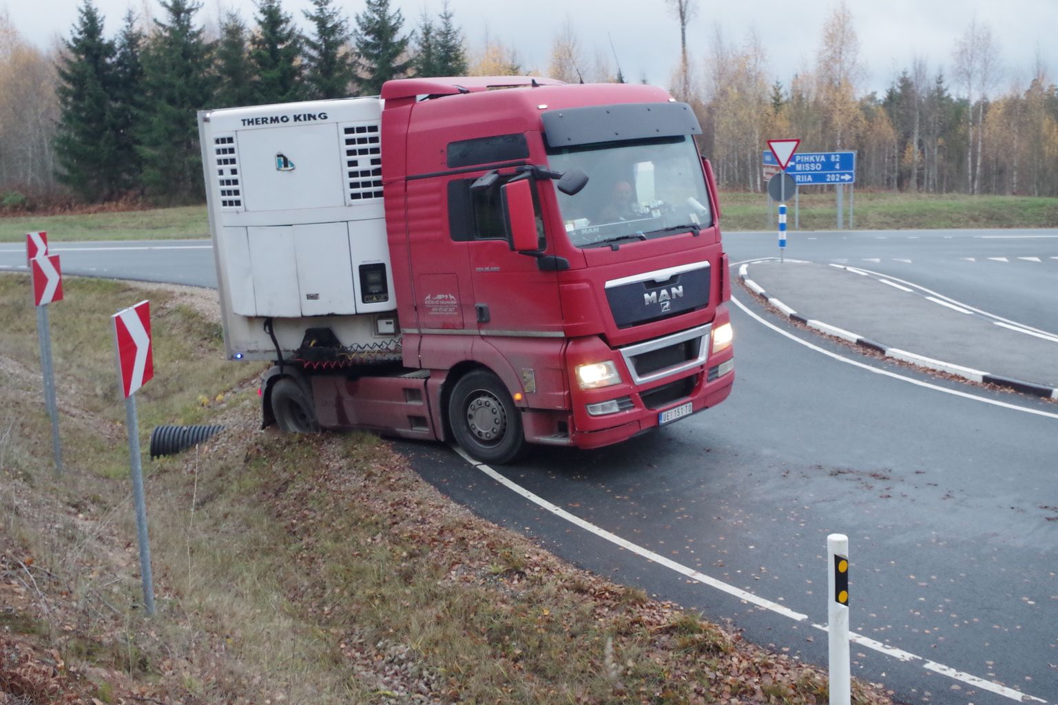 Veok vajus Võrumaal kraavi.