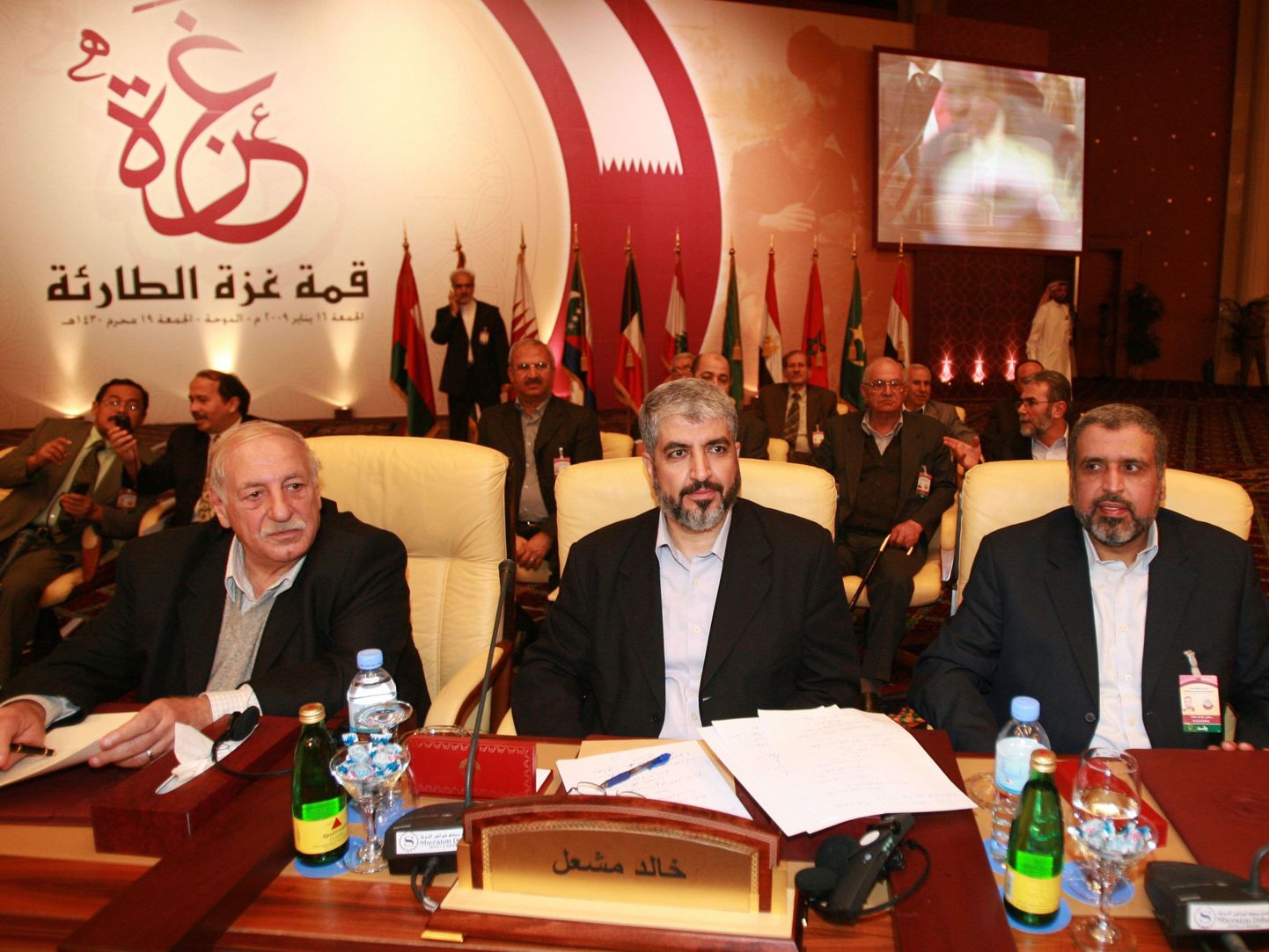 Hamasi liider eksiilis Khaled Meshaal (keskel), Islamidžihaadi liider Ramadan Abdullah Shallah (paremal) ja Palestiina Vabastamise Rahvarinde juht Ahmed Jibril (vasakul) tippkohtumisel Dohas.
