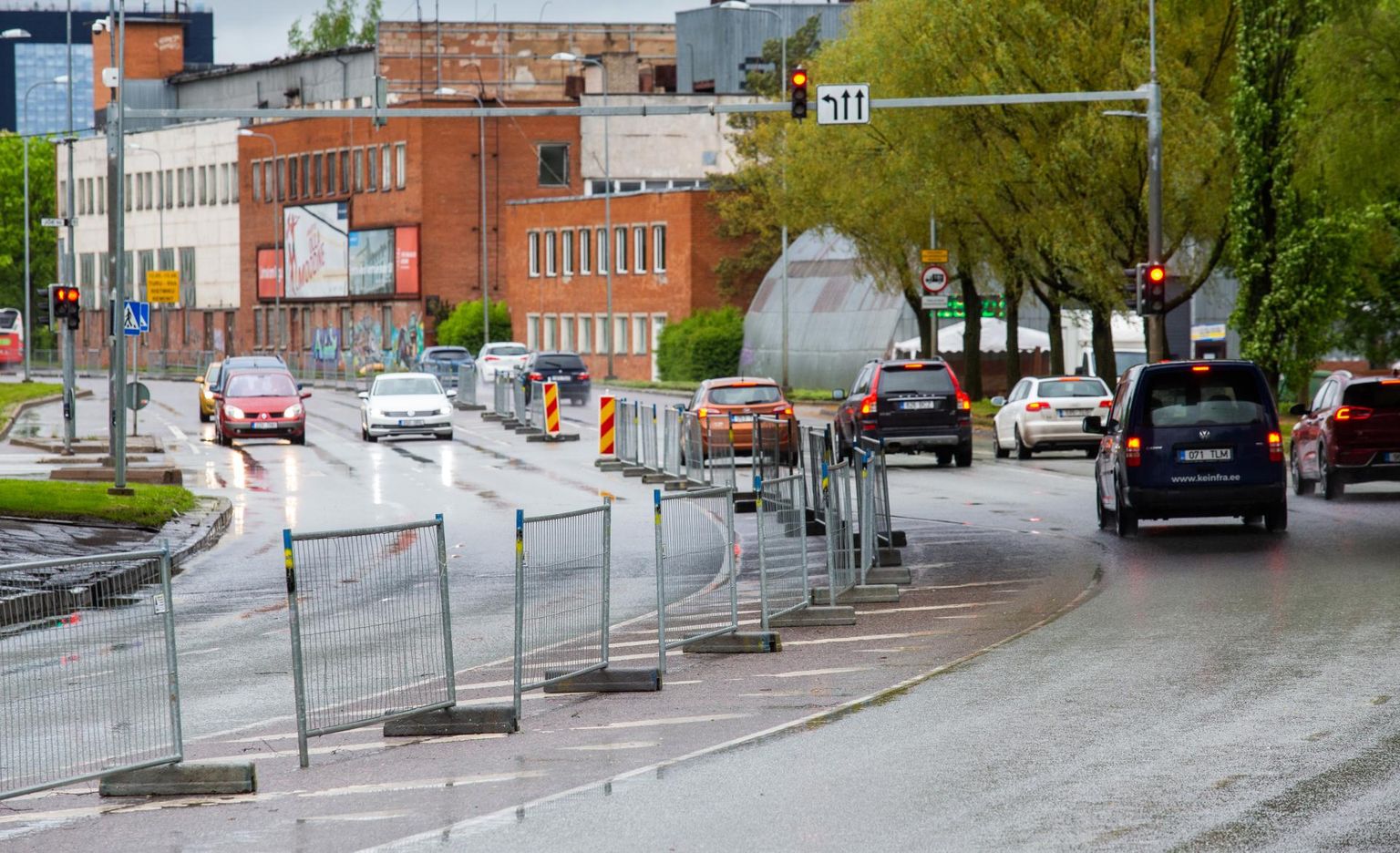 Tänavu kulgeb ligi 10 kilomeetri ulatuses võistlusrada Tartu kesklinnas. Eile õhtul olid aiad juba paigas.