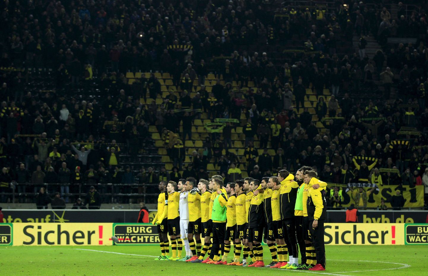 Dortmundi Borussia ja FSV Mainz 05 mängul peetud mälestusminut.
