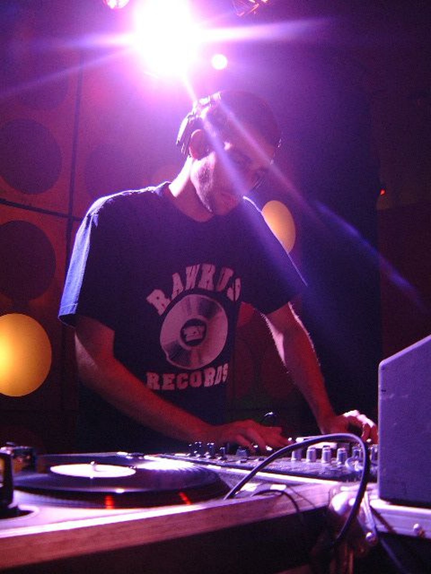 Plektrumi Linnahalli klubiõhtu üks peaesineja DJ Deep Prantsusmaalt