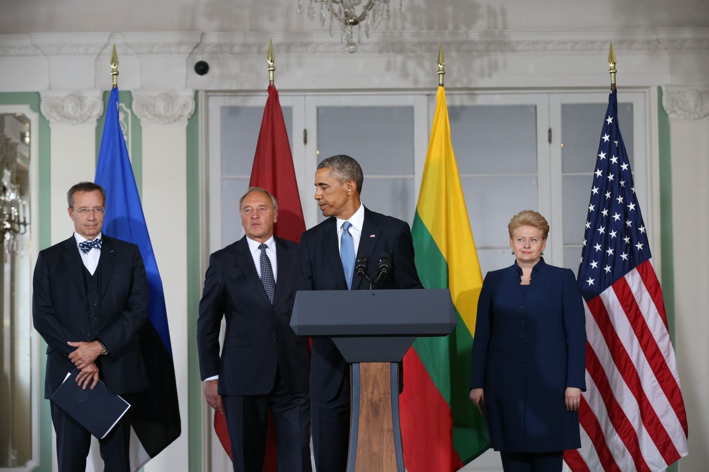 Eesti president Toomas Hendrik Ilves, Läti president Andris Bērziņš, Leedu president Dalia Grybauskaitė ja USA riigipea Barack Obama.
