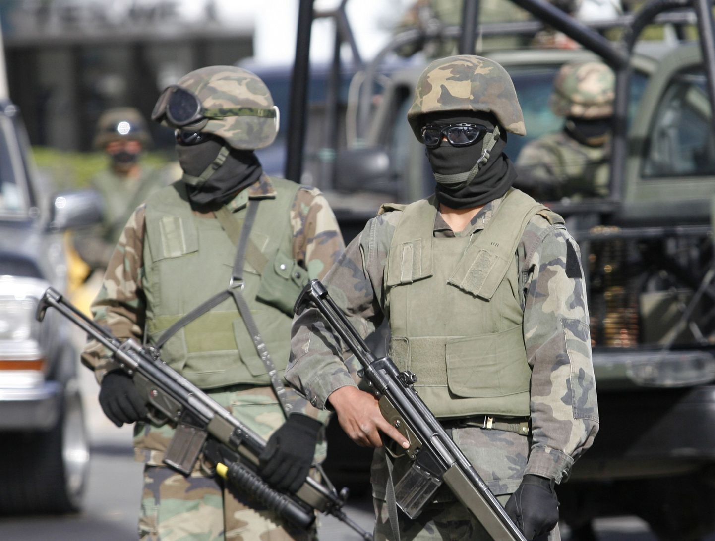 Mehhiko sõdurid patrullimas piirilinnas Ciudad Juarezis.