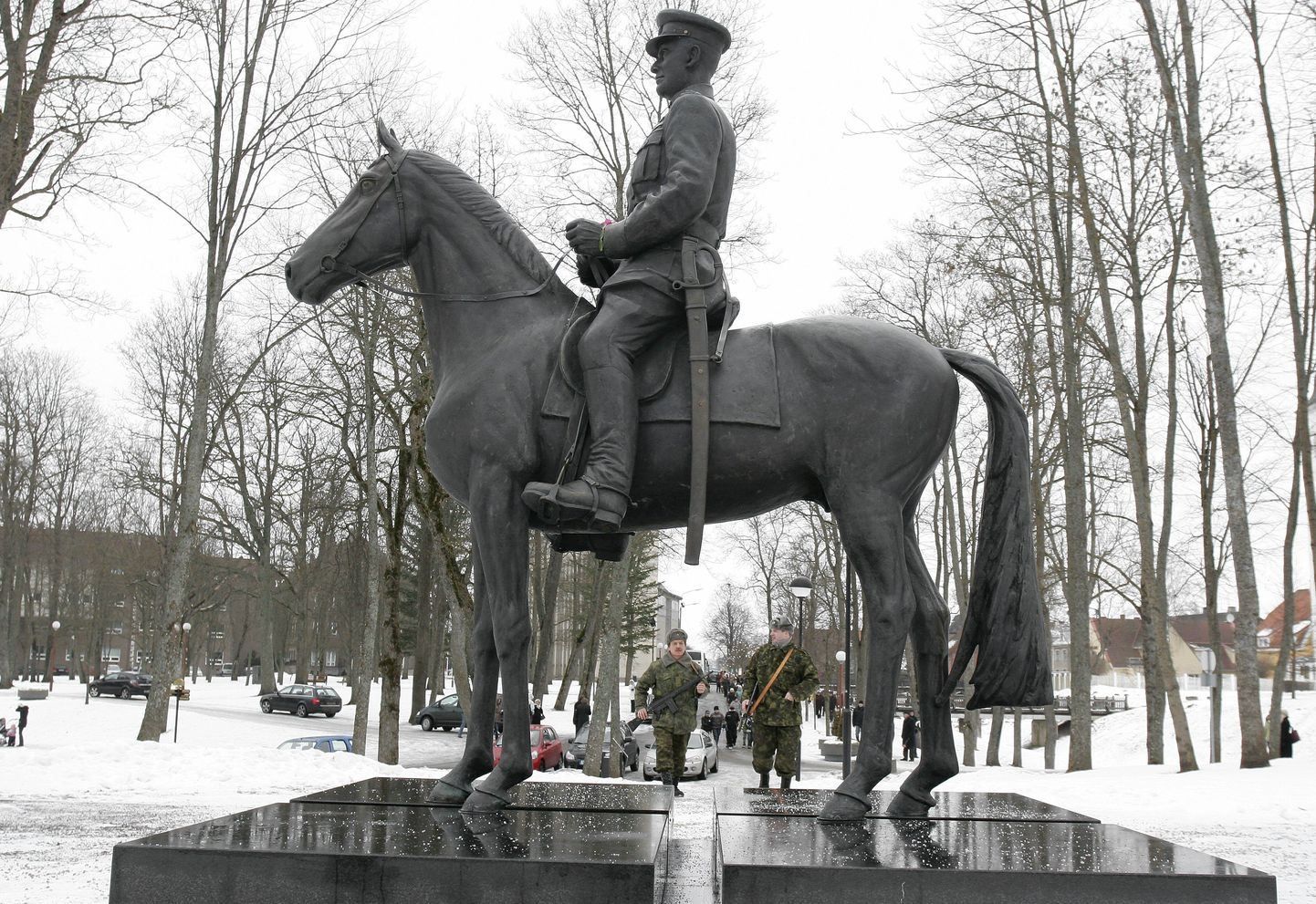 Kindral Johan Laidoneri mälestusmärk.