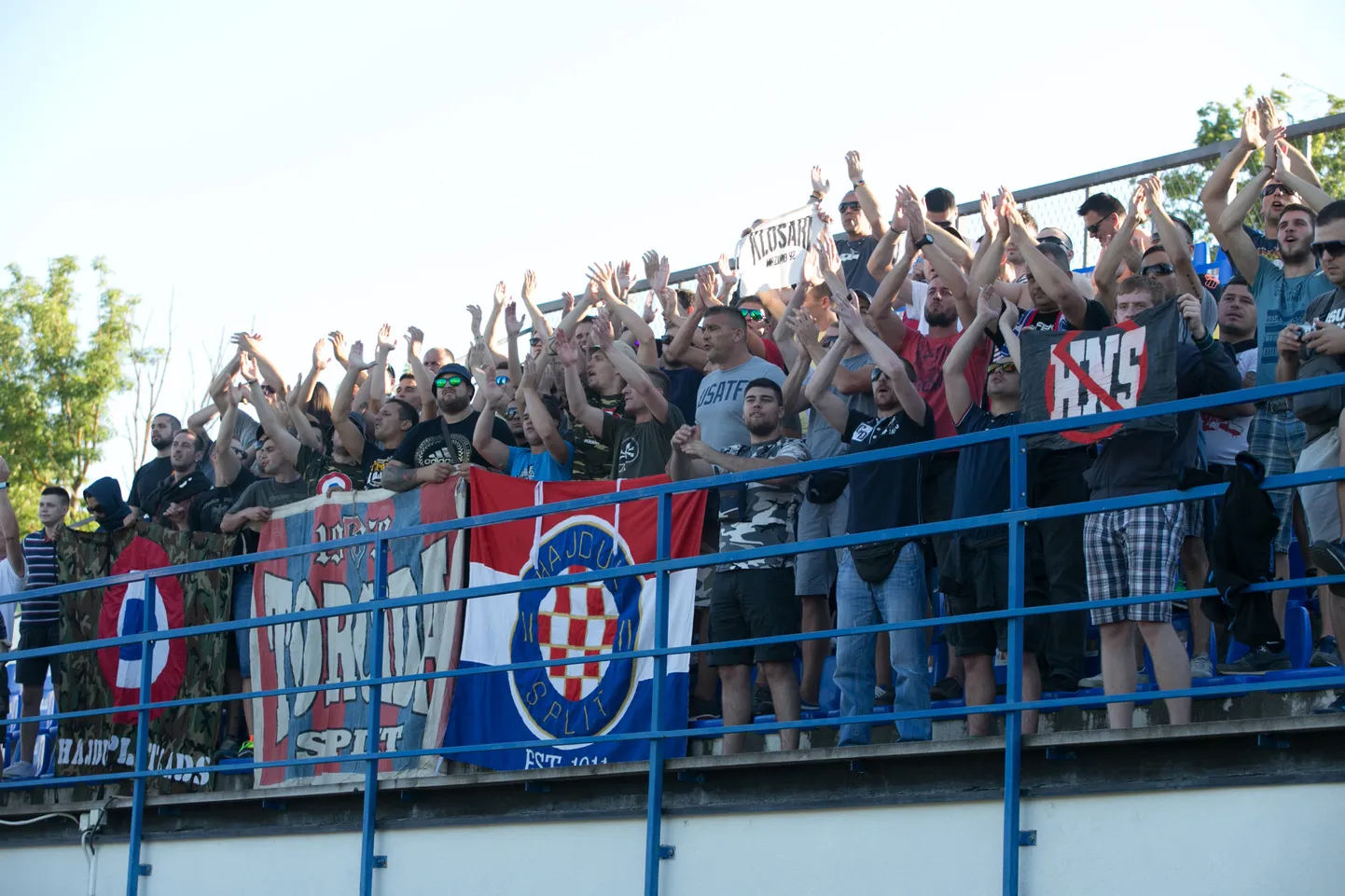 Болельщики "Хайдука" на матче в Раквере.