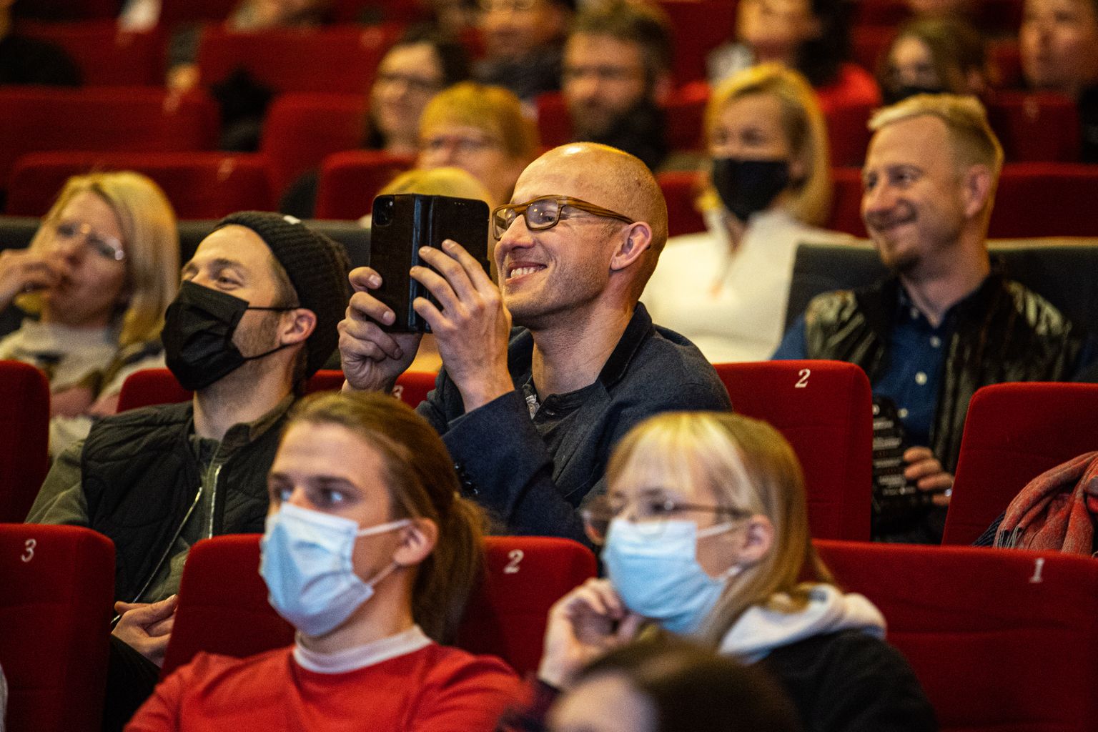 Mihkel Raua kontsertfilmi "Kuu kulgeb Haapsalus" esitlus
