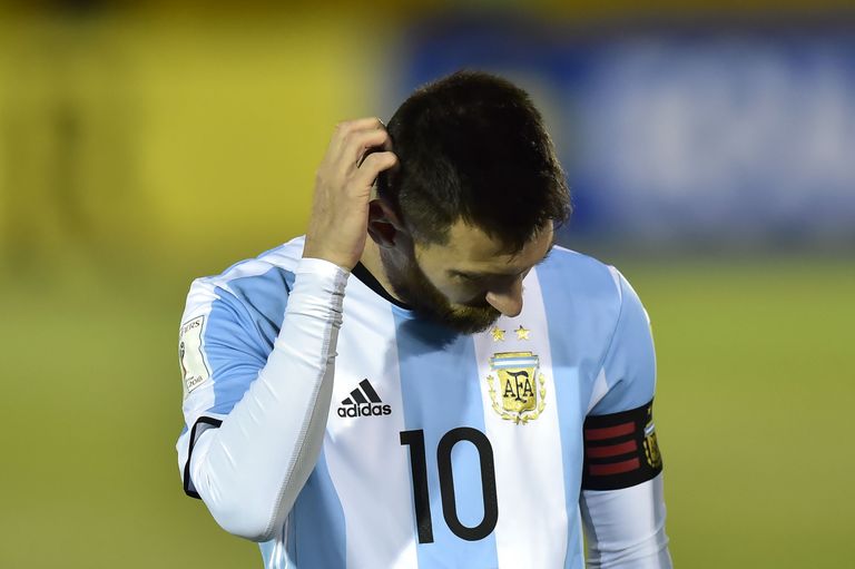 Mängu algus võttis Lionel Messi kukalt kratsima. FOTO: AFP PHOTO / Rodrigo Buendia / Scanpix