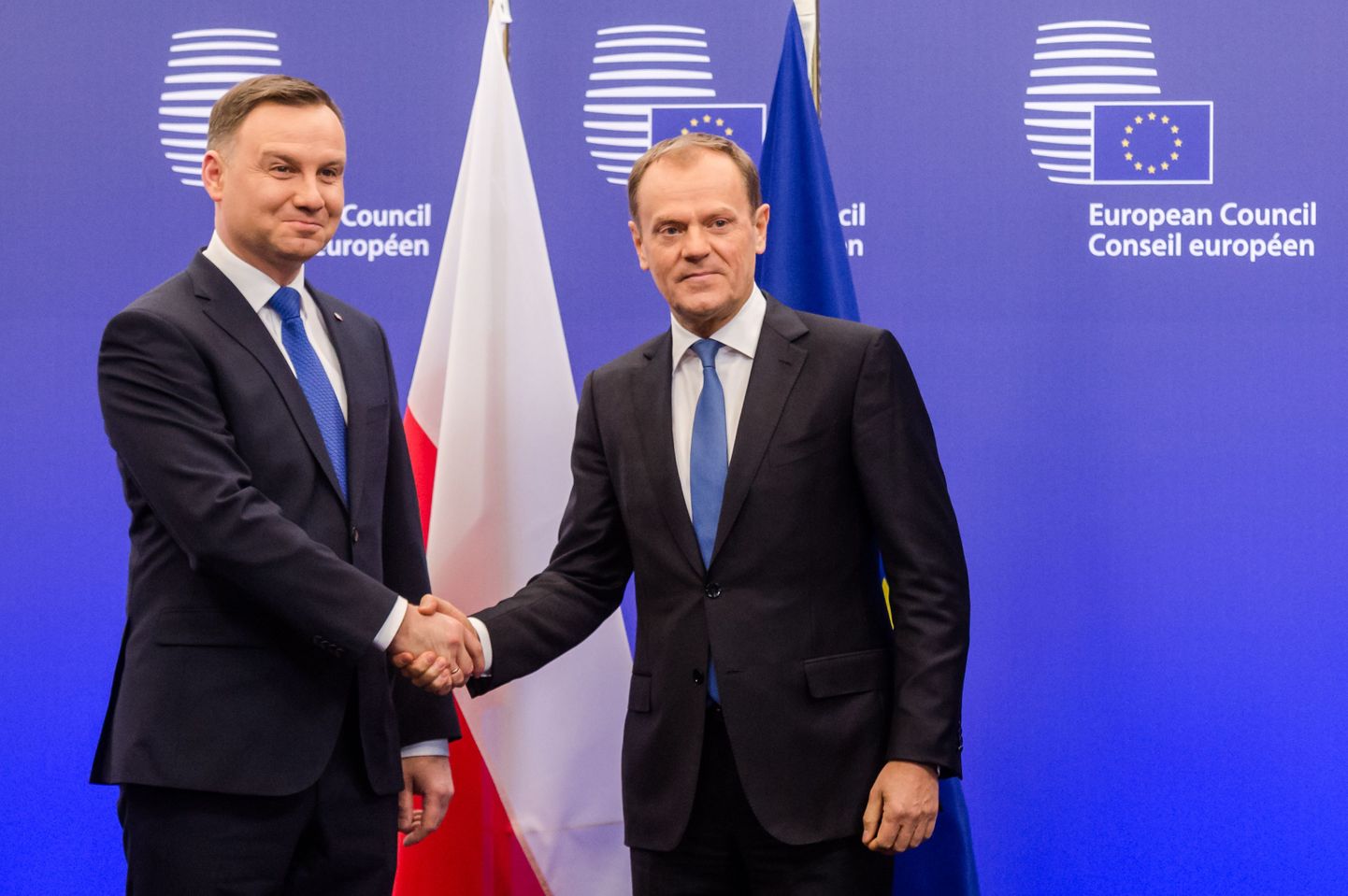 Donald Tusk (paremal) ja Andrzej Duda täna Brüsselis.