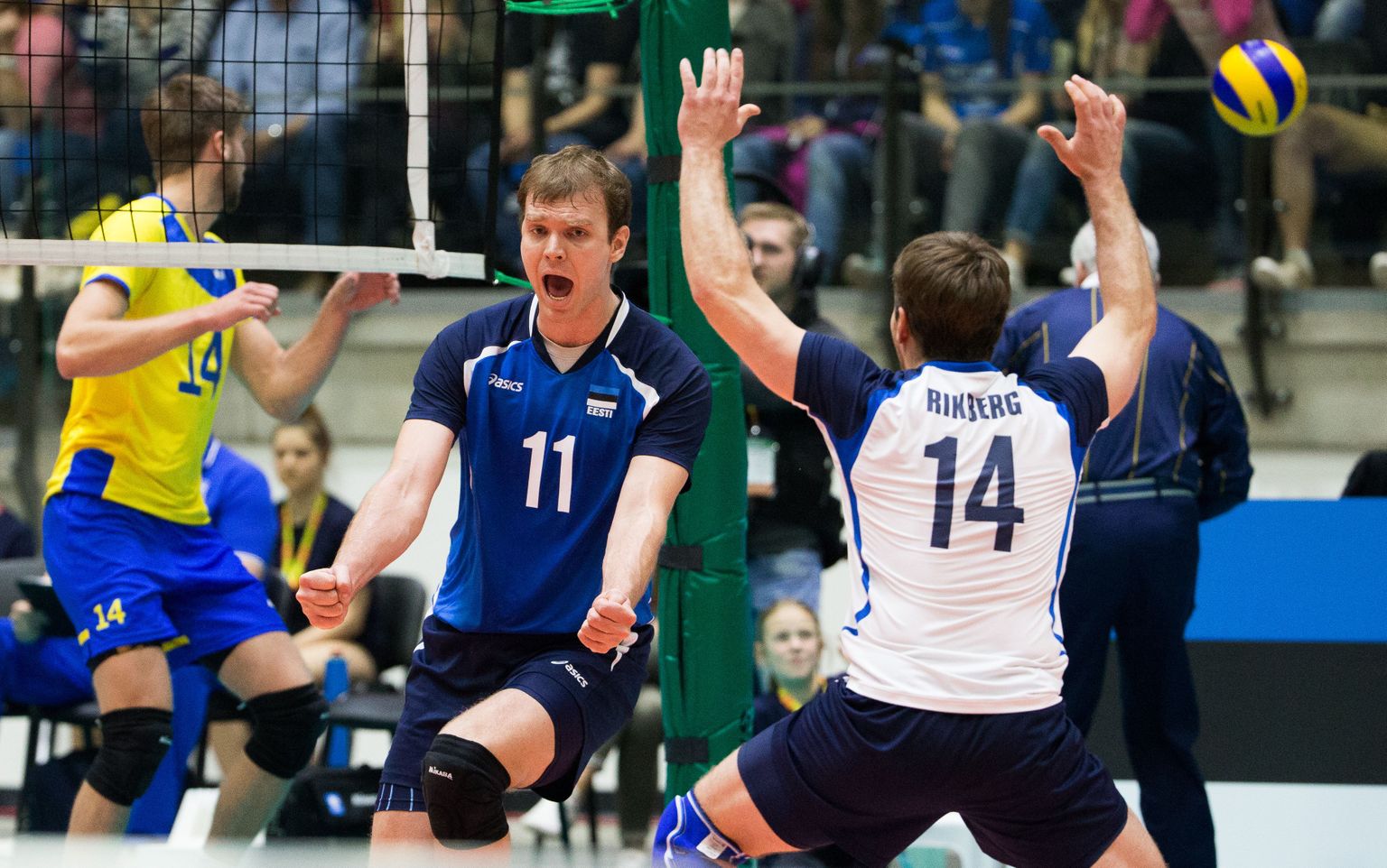 Oliver Venno (nr 11) kerkis avamängus Rootsiga Eesti resultatiivseimaks.