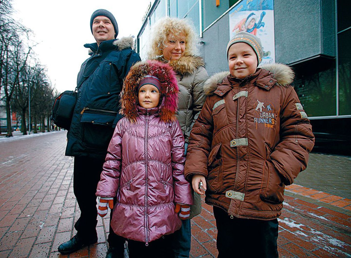 Moskvast autoga Tartusse sõitnud Dimitri Karmanov reisis juba eile õhtupoolikul koos naise Olga ning tütre Nataša ja poja Vovaga edasi Tallinna. Kahenädalane puhkusereis viib neid veel Helsingisse ja Lapimaale.