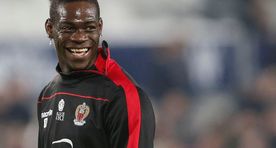 Balotellile ahvihääli teinud mees sai staadionikeelu