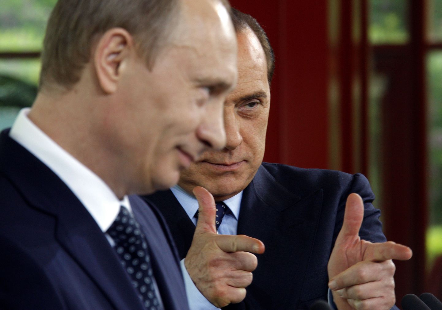 Itaalia peaminister Silvio Berlusconi (paremal) ja Venemaa valitsusjuht Vladimir Putin.
