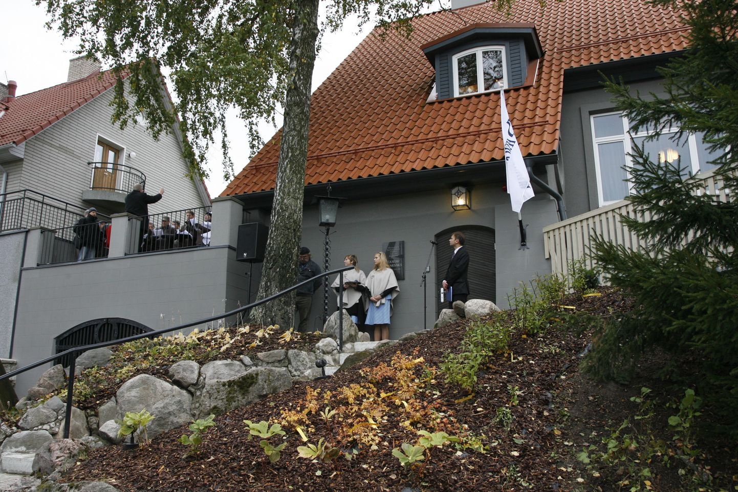 Täna avati külalistele Gustav Ernesaksa kodumaja Kadriorus Oru tänaval, kus ta elas aastatel 1953 kuni 1993.