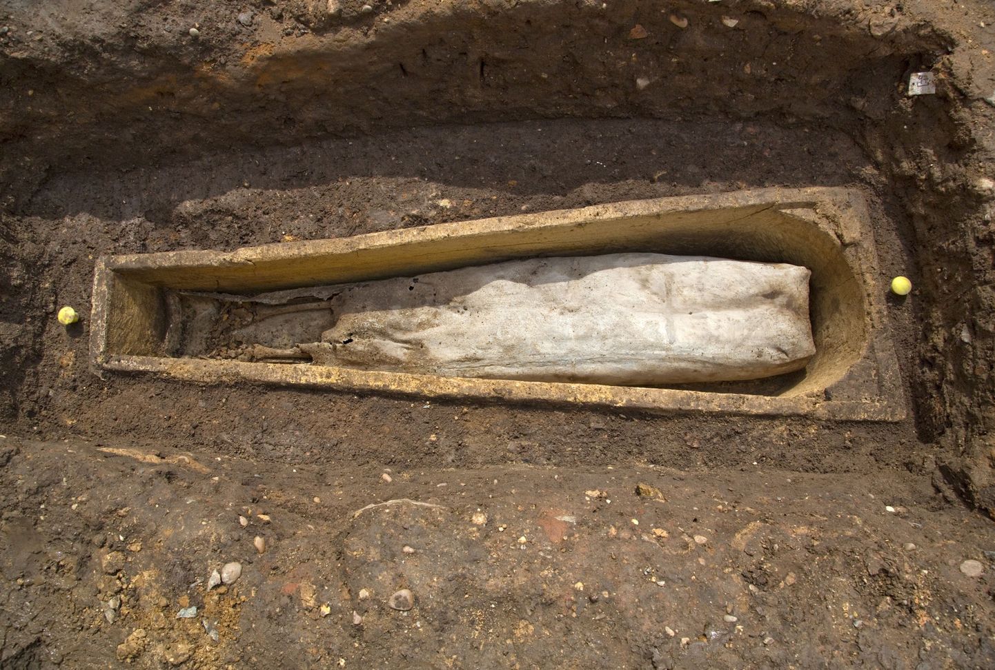 Richard III jäänuste lähedalt leitud pliist kirst, mis oli kivist sarkofaagis