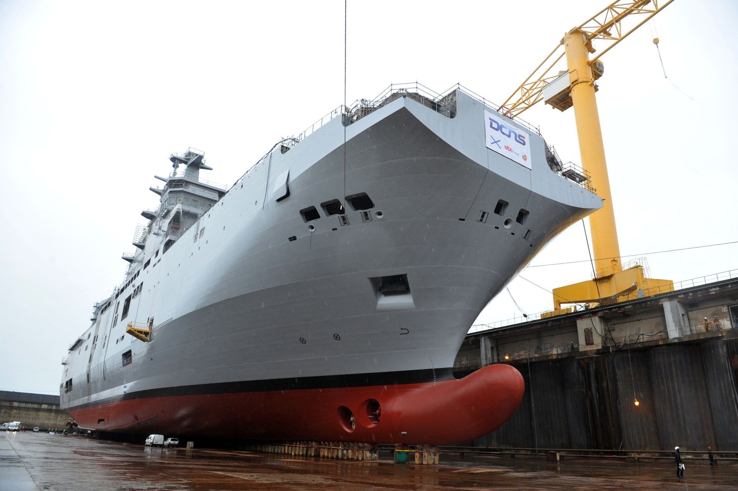 Mistral-tüüpi dessantlaev Vladivostok, mille tellijaks on Venemaa, Prantsuse laevaehitusfirma STX France dokis Saint-Nazaire'is.