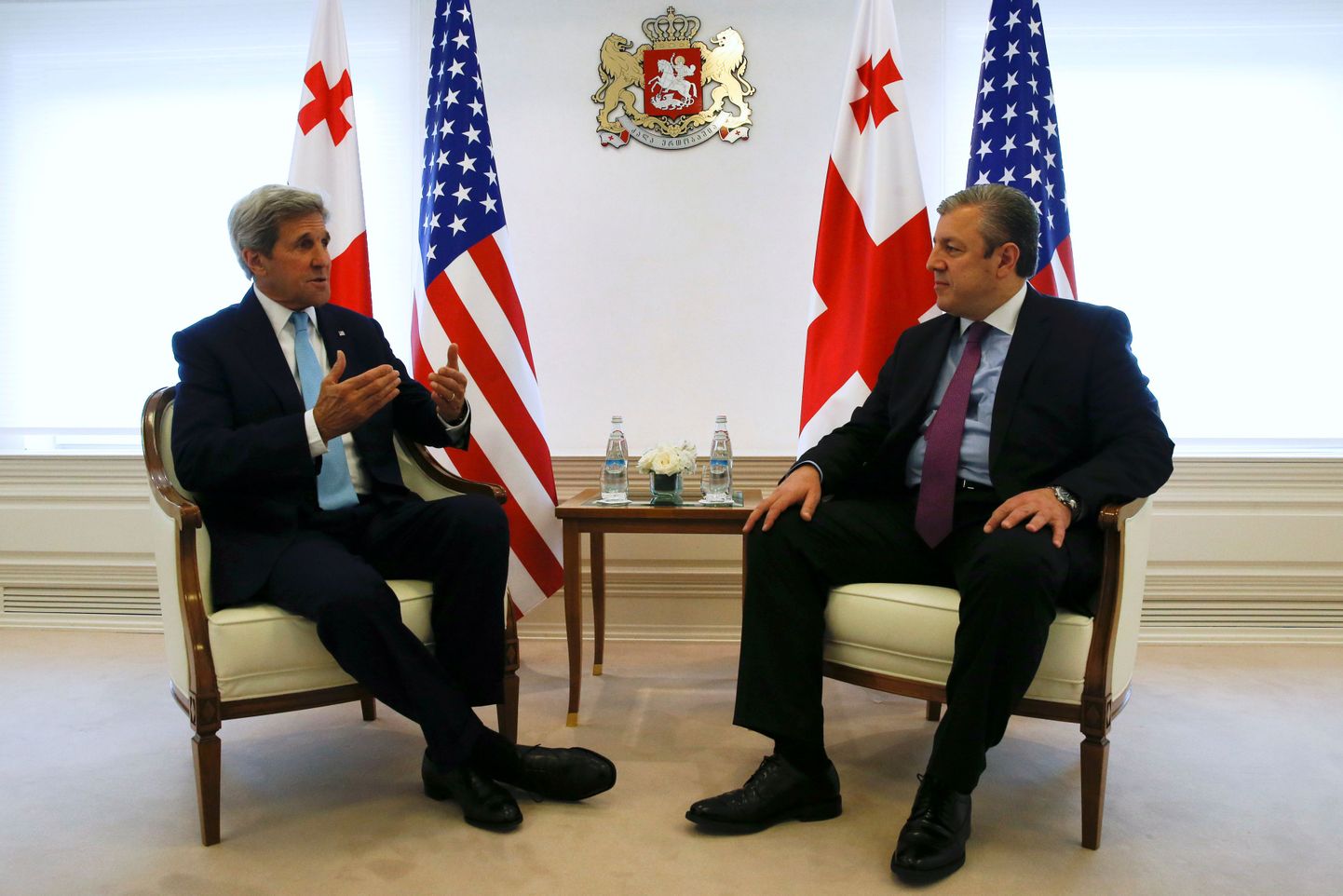 USA välisminister John Kerry (vasakul) koos Gruusia peaministri Giorgi Kvirikašviliga.
