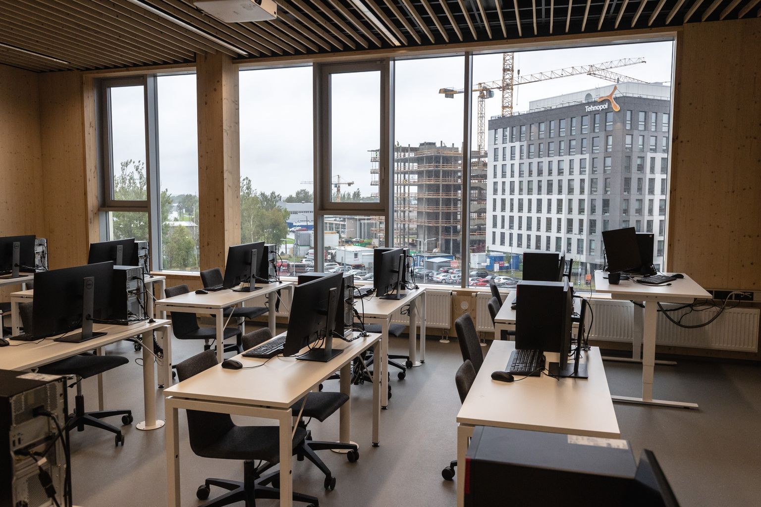 Fotol Tallinna Tehnikaülikooli õppe- ja teadushoone Ehituse Mäemaja. Foto on illustreeriv.