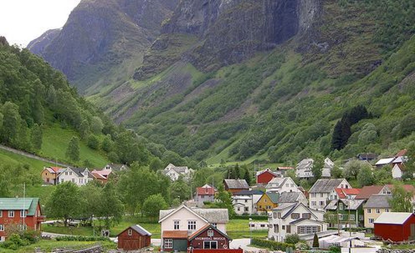 Norra küla evakueeriti pommiohu tõttu