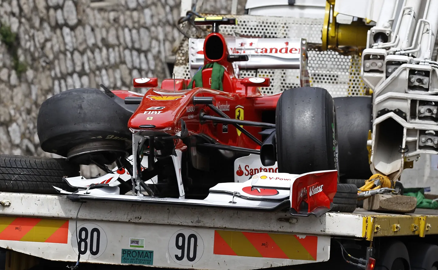 Fernando Alonso lõhkus Monaco vormel-1 etapi kolmandal vabatreeningul oma vormeli.