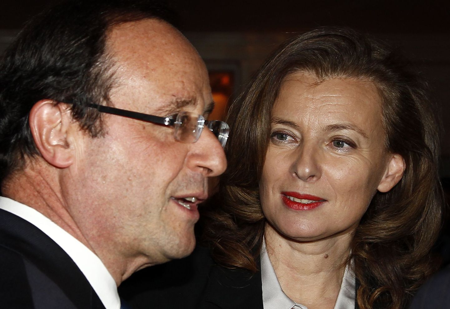 Prantsuse sotsialistide presidendikandidaat François Hollande koos elukaaslase Valérie Trierweileriga.