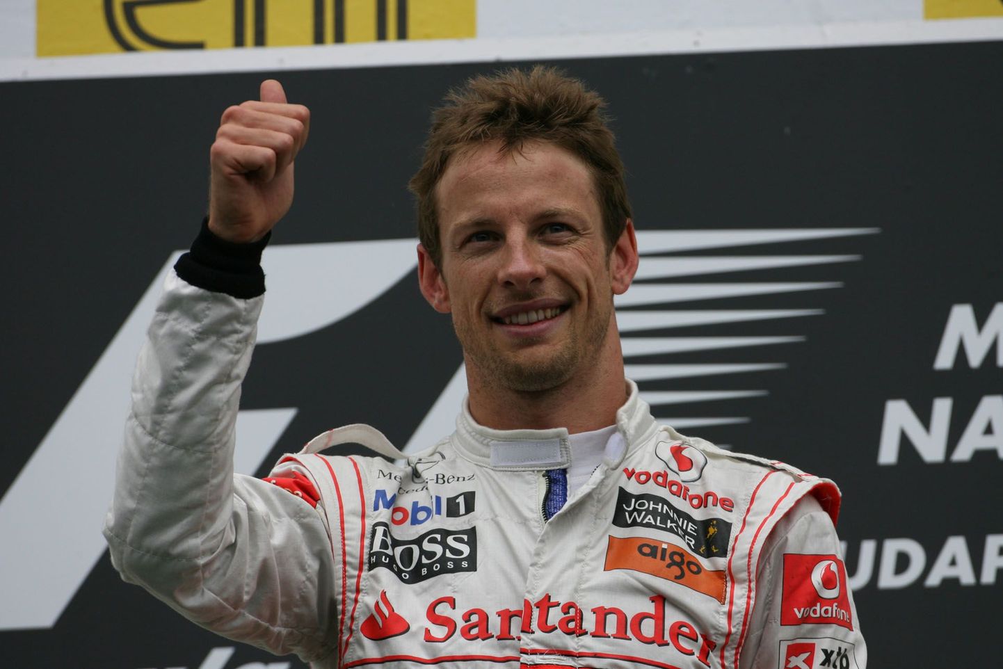 Jenson Button võidutses Ungaris