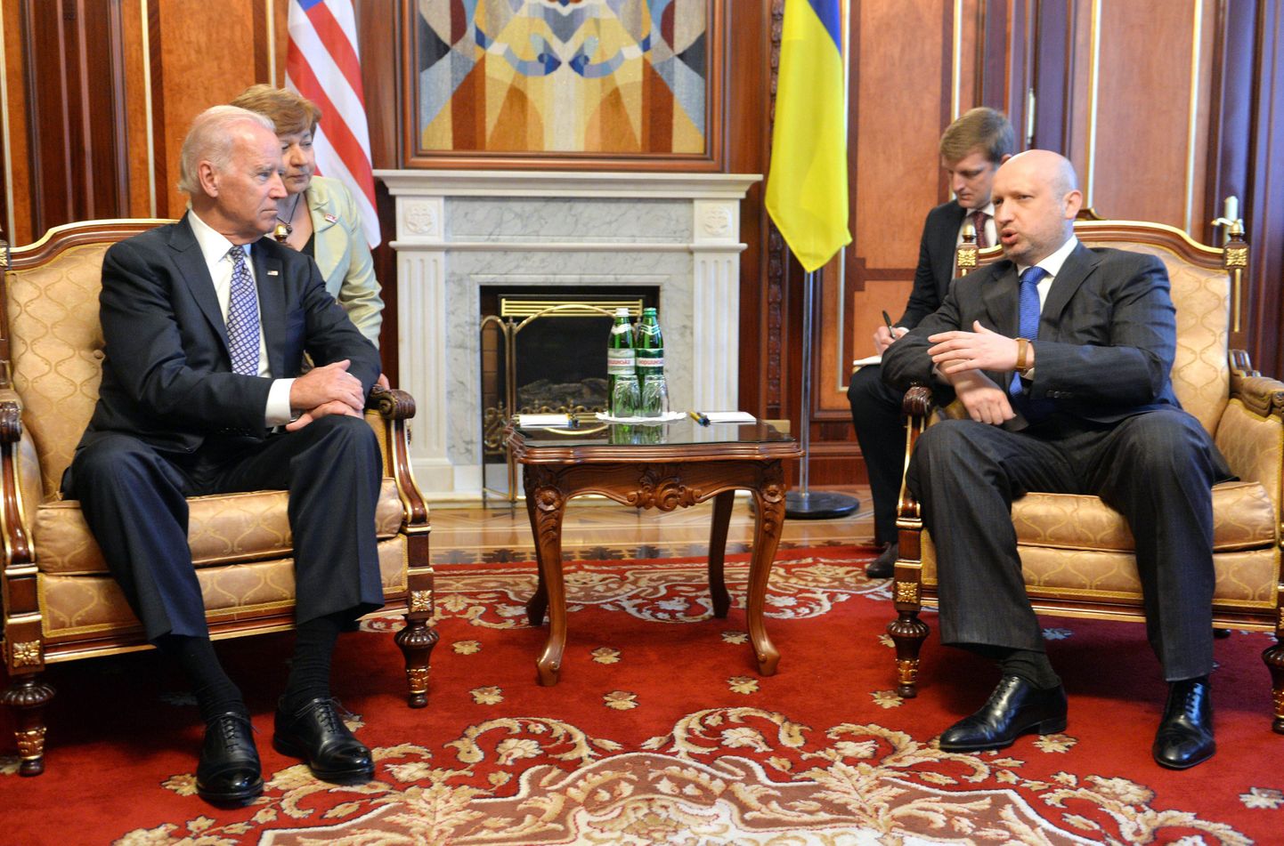 USA asepresident Joe Biden (vasakul)kohtus täna Kiievis Ukraina presidendi kohusetäitja Oleksandr Turtšõnoviga.