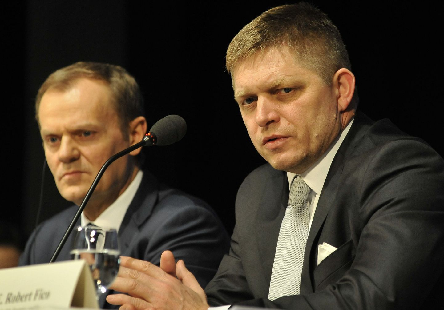 Slovakkia peaminister Robert Fico (paremal) ja Poola peaminister Donald Tusk.